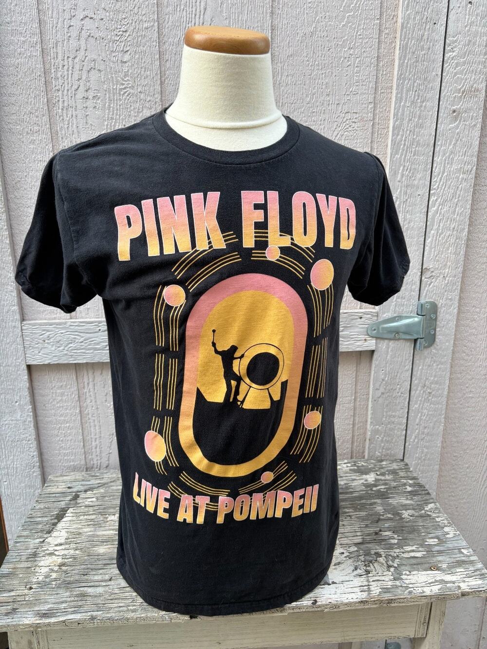 Pink Floyd Black T-Shirt Size Medium official rock concert pompeii shirt